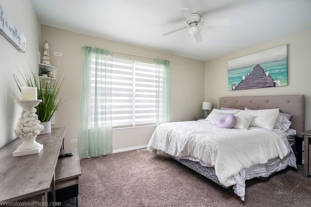 1907 E Grand Avenue, Lindenhurst, IL 60046