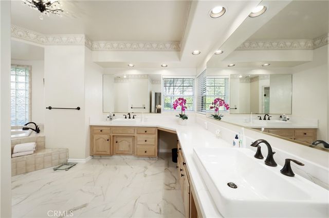 7301 Calle Sagrada, Bakersfield, CA 93309