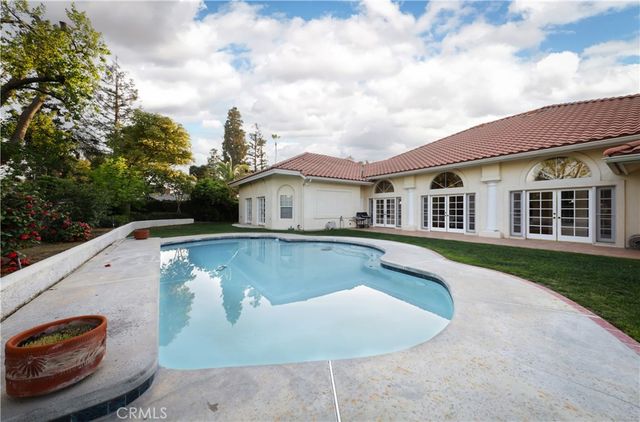 7301 Calle Sagrada, Bakersfield, CA 93309