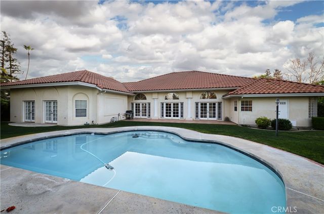 7301 Calle Sagrada, Bakersfield, CA 93309