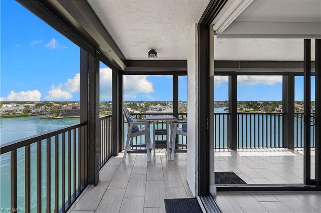 10482 Gulf Shore DR 251, Naples, FL 34108