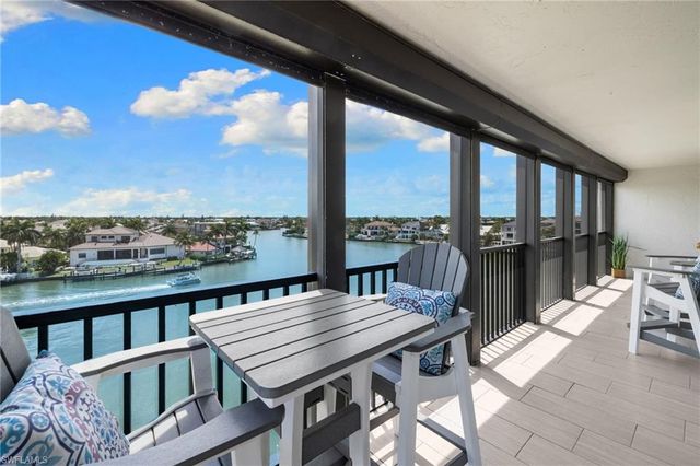 10482 Gulf Shore DR 251, Naples, FL 34108