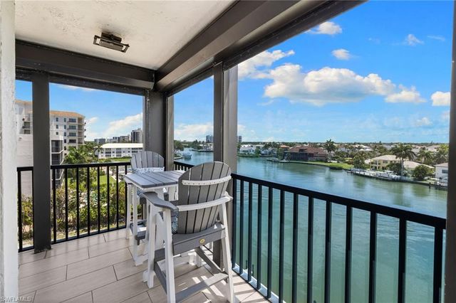 10482 Gulf Shore DR 251, Naples, FL 34108