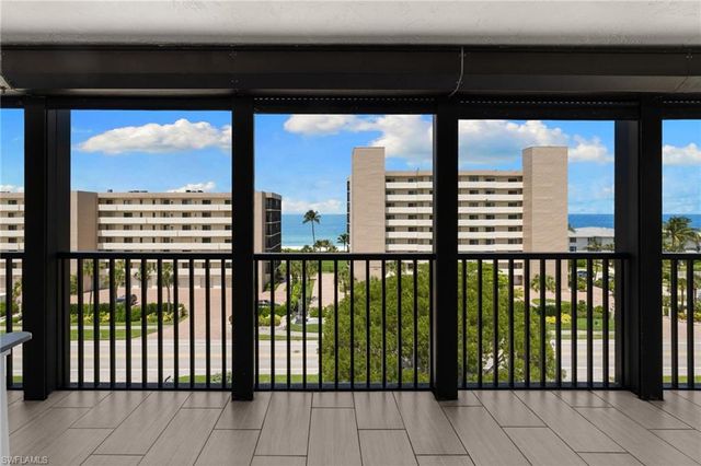 10482 Gulf Shore DR 251, Naples, FL 34108