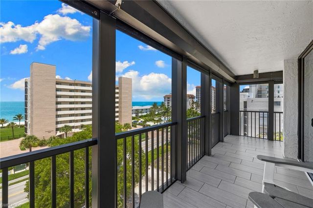 10482 Gulf Shore DR 251, Naples, FL 34108