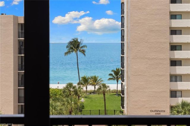 10482 Gulf Shore DR 251, Naples, FL 34108