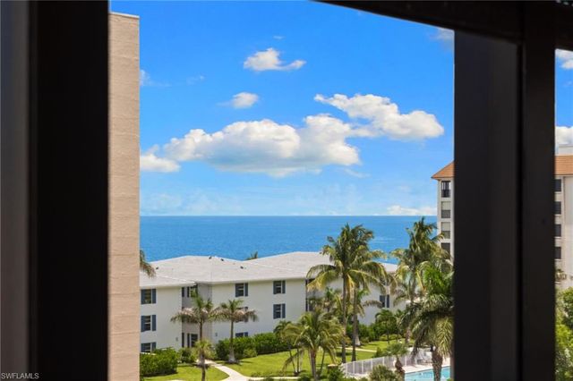 10482 Gulf Shore DR 251, Naples, FL 34108