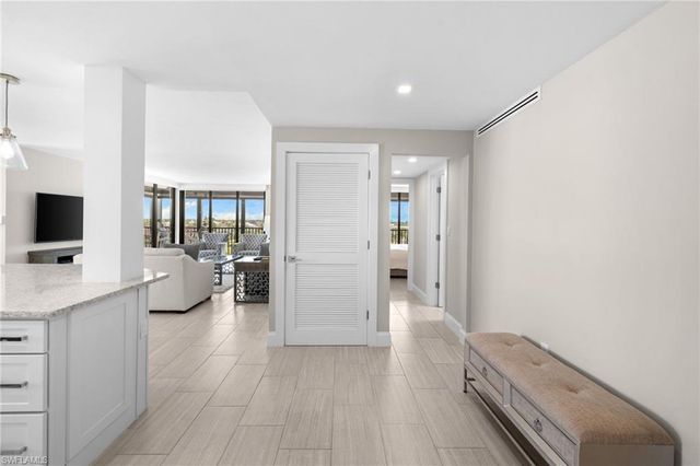 10482 Gulf Shore DR 251, Naples, FL 34108