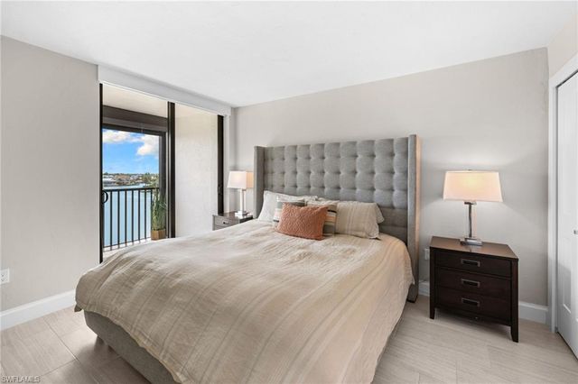 10482 Gulf Shore DR 251, Naples, FL 34108