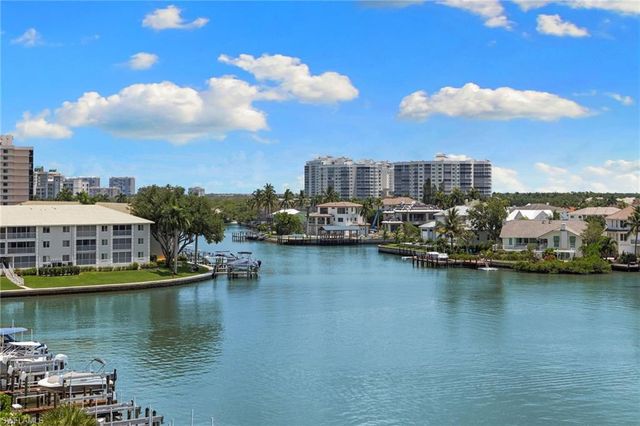 10482 Gulf Shore DR 251, Naples, FL 34108
