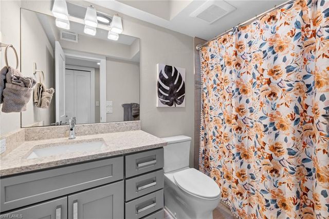 10482 Gulf Shore DR 251, Naples, FL 34108