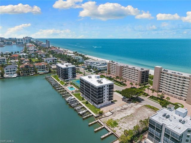 10482 Gulf Shore DR 251, Naples, FL 34108