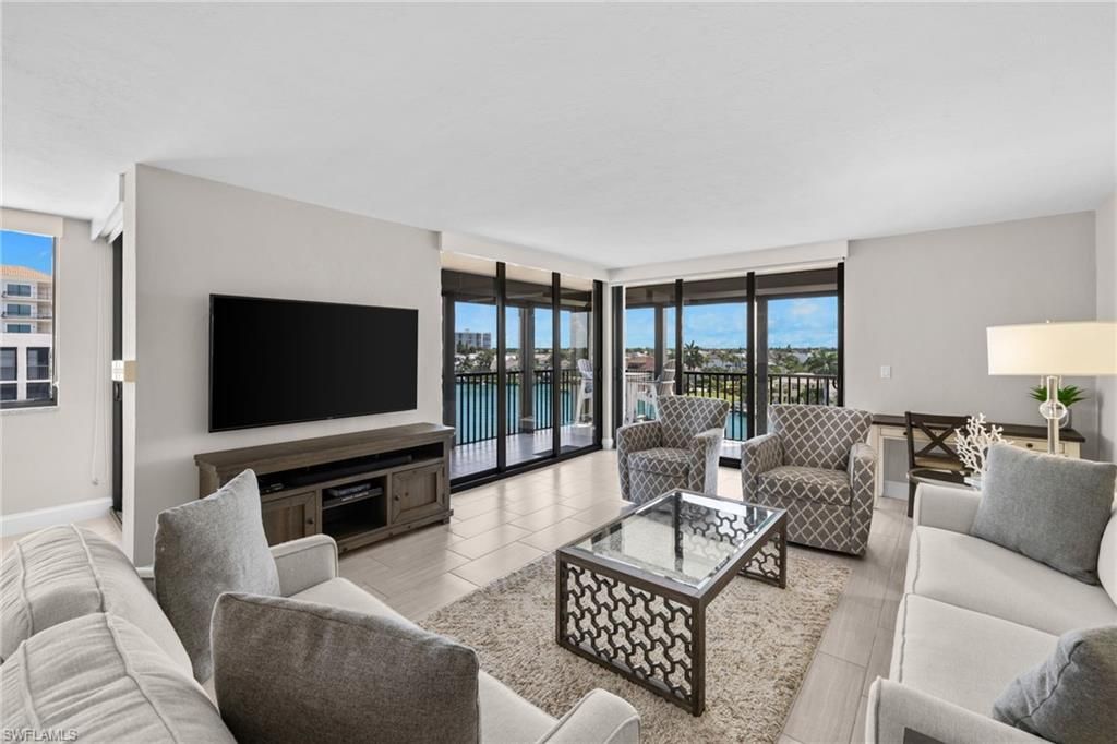 10482 Gulf Shore DR 251, NAPLES, FL 34108 — photo 2