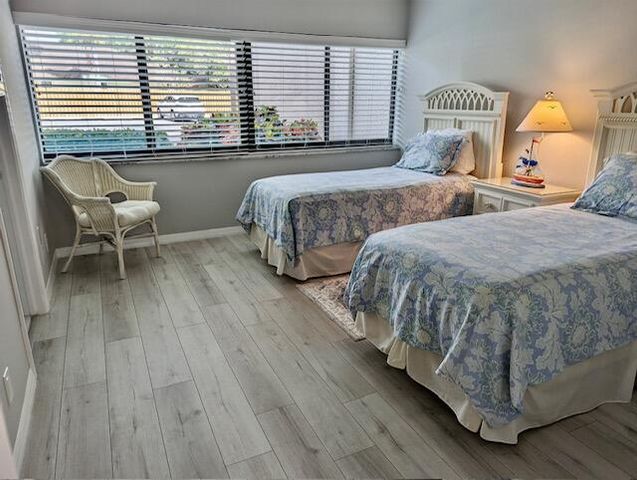 1640 Twelve Oaks Way 101, North Palm Beach, FL 33408