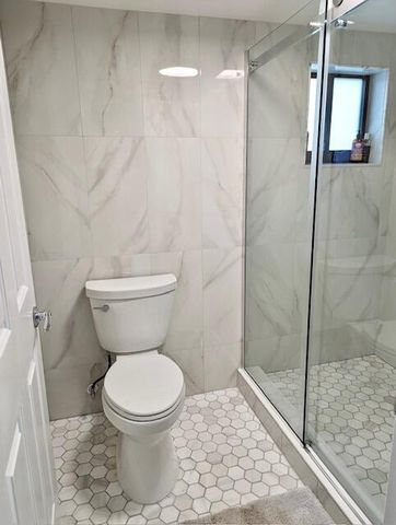 1640 Twelve Oaks Way 101, North Palm Beach, FL 33408