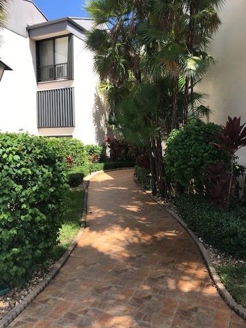 1640 Twelve Oaks Way 101, North Palm Beach, FL 33408