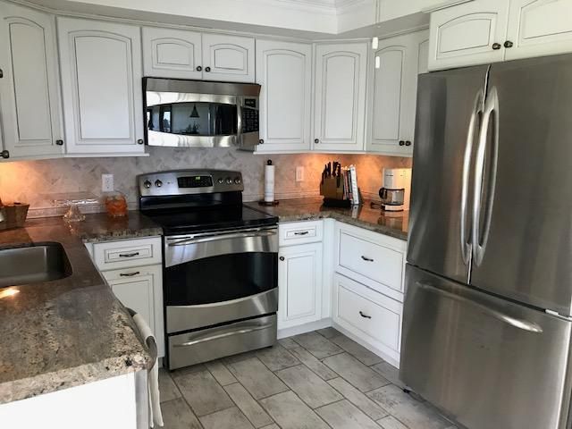 1640 Twelve Oaks Way 101, North Palm Beach, FL 33408