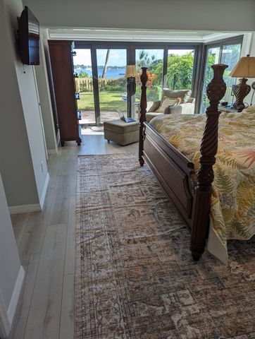 1640 Twelve Oaks Way 101, North Palm Beach, FL 33408