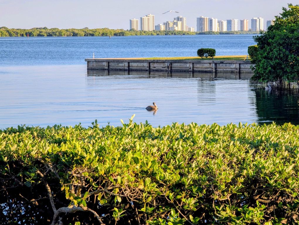 1640 Twelve Oaks Way 101, North Palm Beach, FL 33408