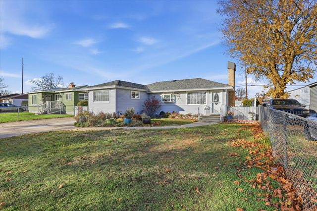 1423 E LACROSSE Ave, Spokane, WA 99207