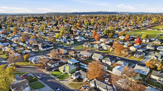 1423 E LACROSSE Ave, Spokane, WA 99207