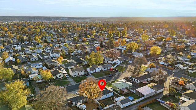 1423 E LACROSSE Ave, Spokane, WA 99207