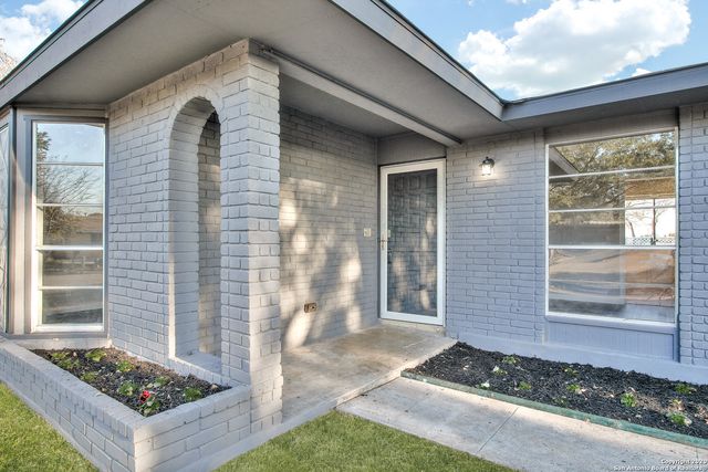 4242 BAYLISS ST, San Antonio, TX 78233