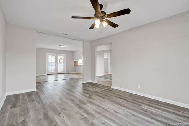 4242 BAYLISS ST, San Antonio, TX 78233