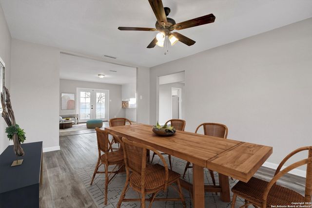 4242 BAYLISS ST, San Antonio, TX 78233