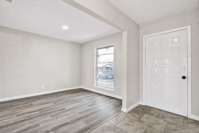 4242 BAYLISS ST, San Antonio, TX 78233