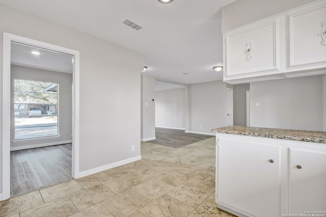 4242 BAYLISS ST, San Antonio, TX 78233