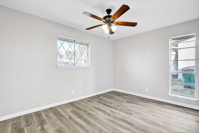 4242 BAYLISS ST, San Antonio, TX 78233