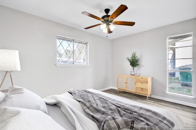 4242 BAYLISS ST, San Antonio, TX 78233