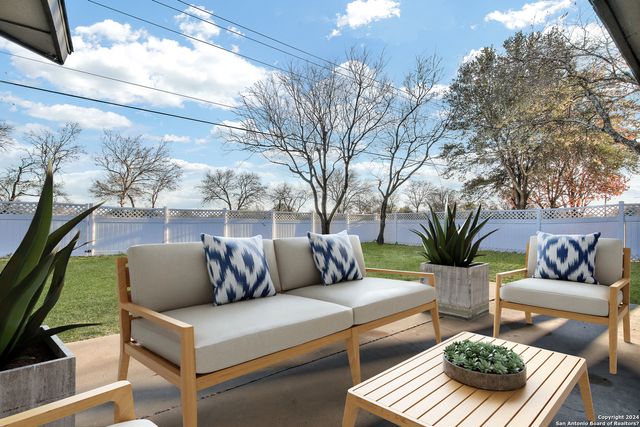 4242 BAYLISS ST, San Antonio, TX 78233