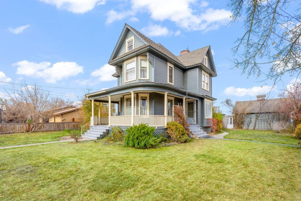 305 W 1st Street, Prineville, OR 97754