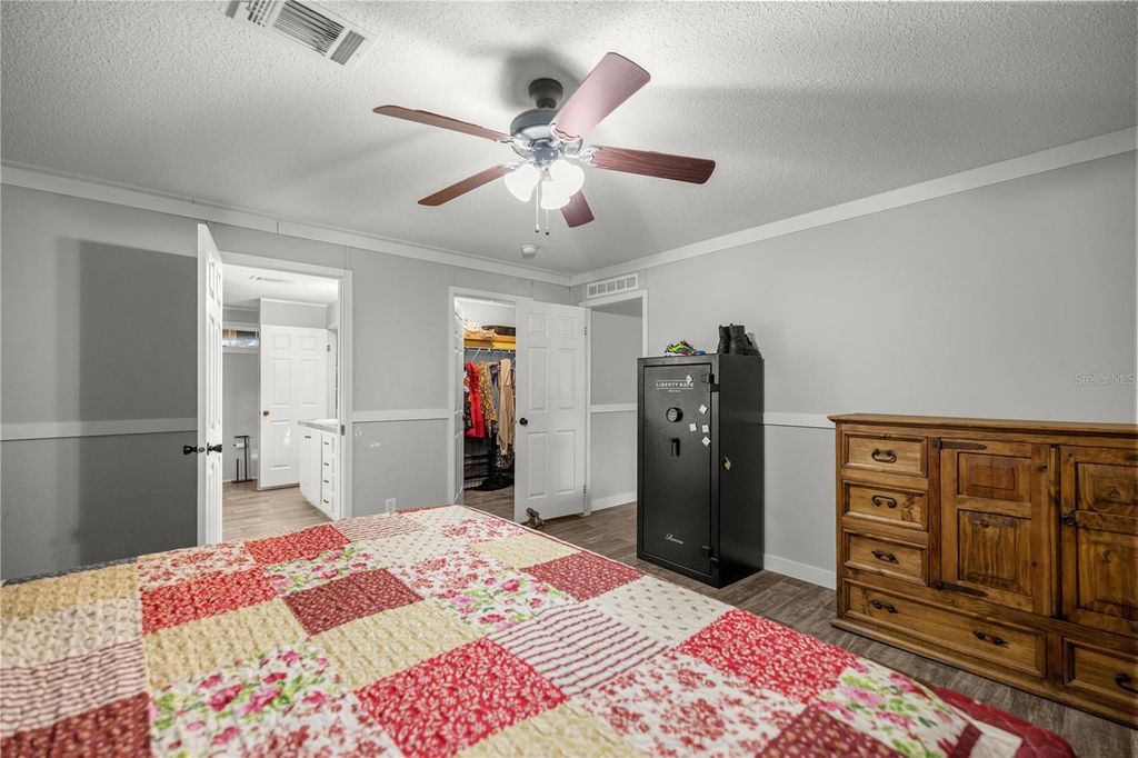 Image 15 of property listing at 4830 NE 121ST AVENUE, Bronson, FL 32621