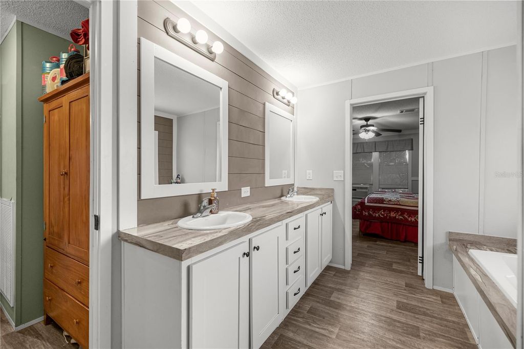 Image 16 of property listing at 4830 NE 121ST AVENUE, Bronson, FL 32621