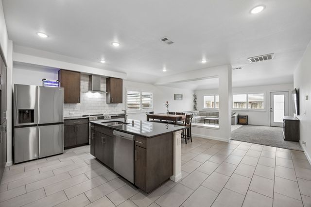 525 Stanton Lane, Lavon, TX 75166