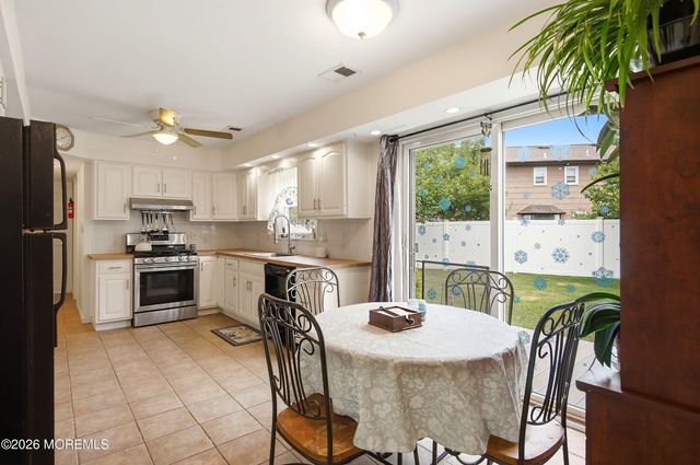 10 George Avenue, Monroe, NJ 08831