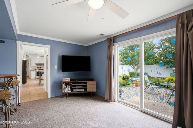 10 George Avenue, Monroe, NJ 08831