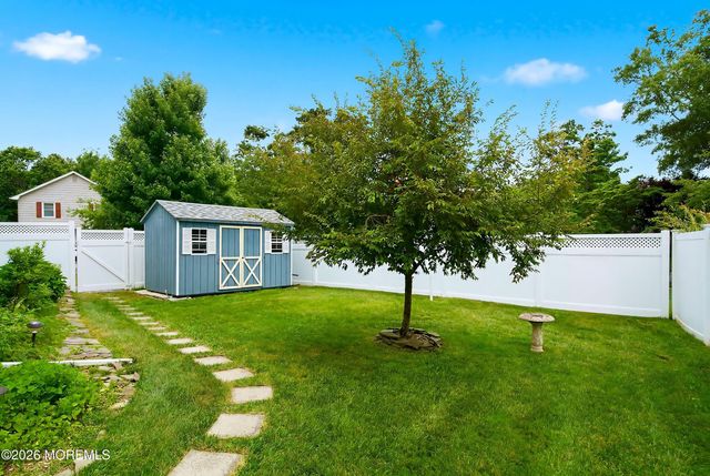 10 George Avenue, Monroe, NJ 08831