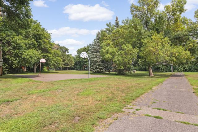 313 107th Avenue NE, Blaine, MN 55434