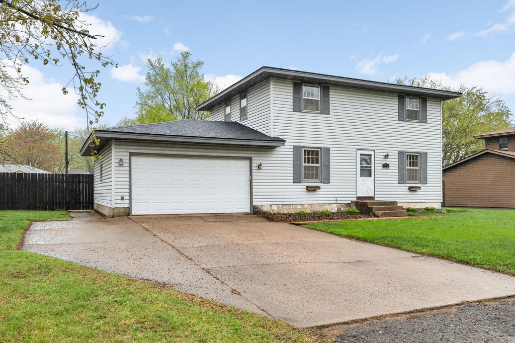 313 107th Avenue NE, Blaine, MN 55434
