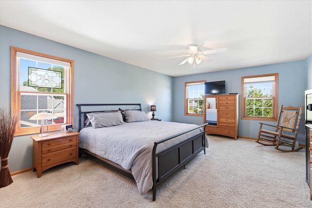 755 WEATHERSTONE DRIVE, Oshkosh, WI 54901