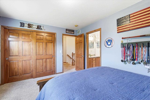 755 WEATHERSTONE DRIVE, Oshkosh, WI 54901