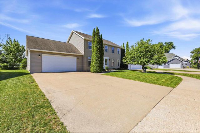 755 WEATHERSTONE DRIVE, Oshkosh, WI 54901