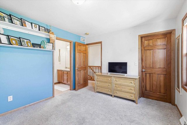 755 WEATHERSTONE DRIVE, Oshkosh, WI 54901