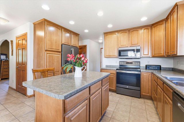 755 WEATHERSTONE DRIVE, Oshkosh, WI 54901