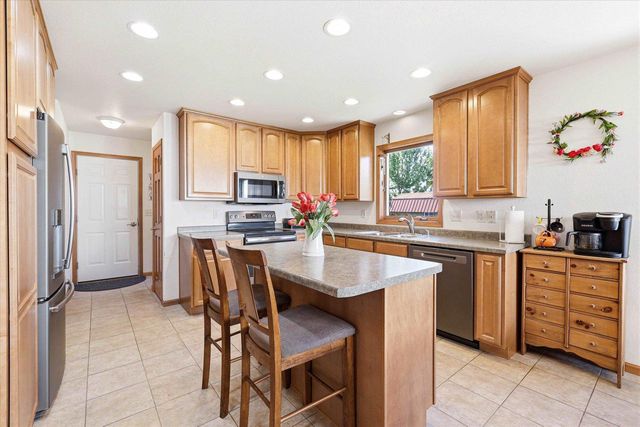 755 WEATHERSTONE DRIVE, Oshkosh, WI 54901