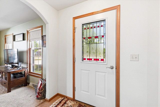 755 WEATHERSTONE DRIVE, Oshkosh, WI 54901